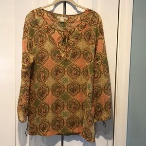 Sheer peach and moss green shade. Dress up or casual. 100 % Silk